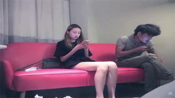 偷拍视角！大屌猛男重金约炮长腿贫乳嫩模，爆操内射高清无码