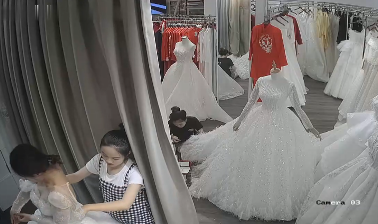 [20205781414] 黑客破解婚纱店摄像头！偷窥极品新娘试衣，巨乳骚穴尽收眼底！